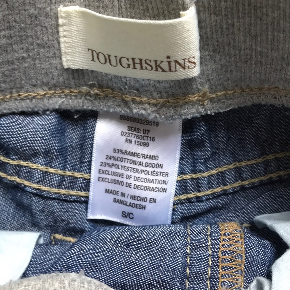 Shorts - Picture 2 of 3